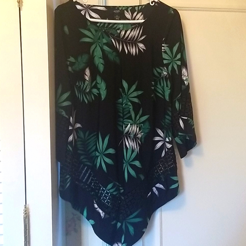 Alfani Woman SZ 0X black/green tunic